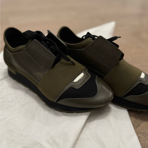 Balenciaga - Picture 3 of 8